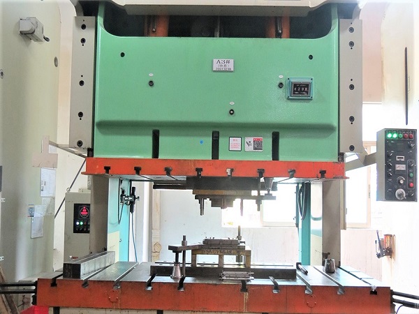 精密五金沖壓工藝機器圖片