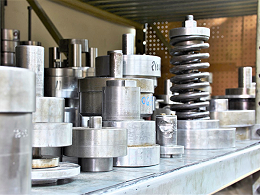 五金沖壓模具多少錢？外發(fā)加工價(jià)格_24小時(shí)報(bào)價(jià)