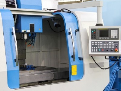 臺(tái)灣五金沖壓件加工廠(chǎng)，高速?zèng)_床和普通沖床