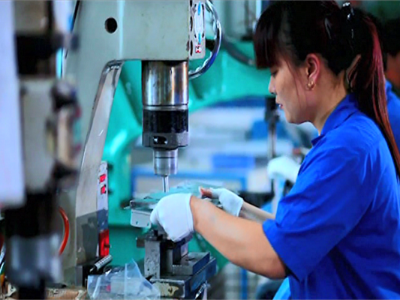 五金沖壓安全作業指導-佛山五金制品公司