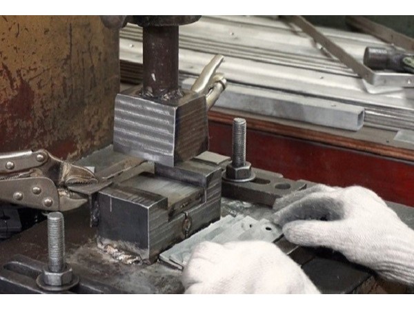 廣州鈑金加工廠家幾種自動沖壓方式介紹