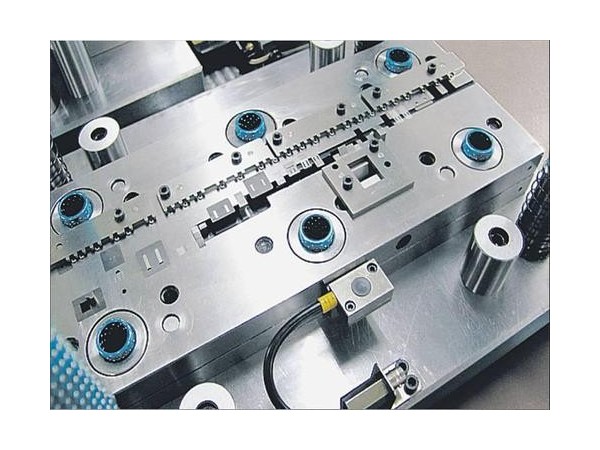 如何做一個優秀的沖壓模具生產廠家