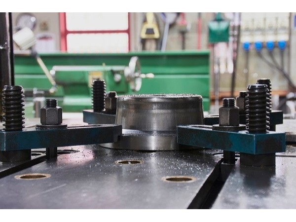 珠海鈑金加工廠家采用自動化設備有何優勢