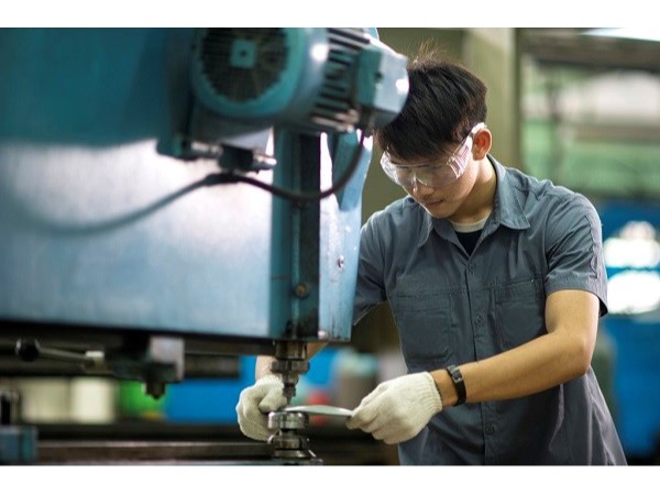 四川五金沖壓件加工廠，潤滑油使用規范