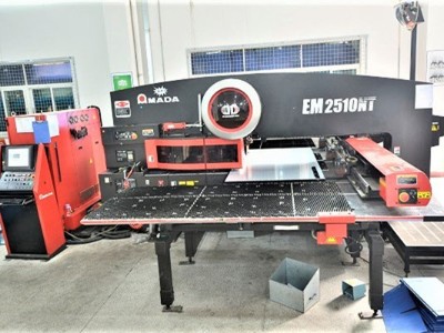 東莞市五金有限公司-鈑金加工機臺保養