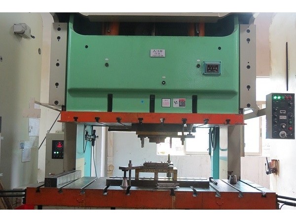 東莞五金沖壓定制廠-五金加工機械手操作10