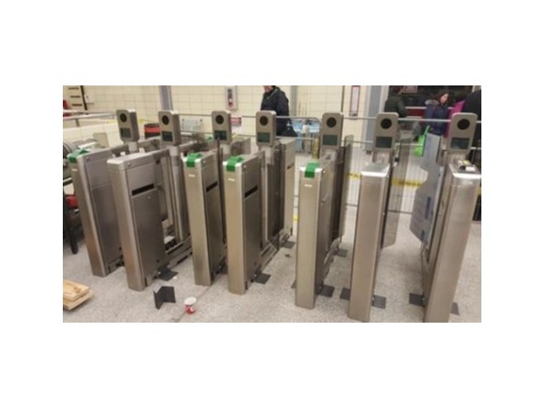 高明區鈑金加工廠的道閘加工和冷水機外殼生產